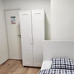 Peaceful In Shared Flat Close To Old Town Pensión