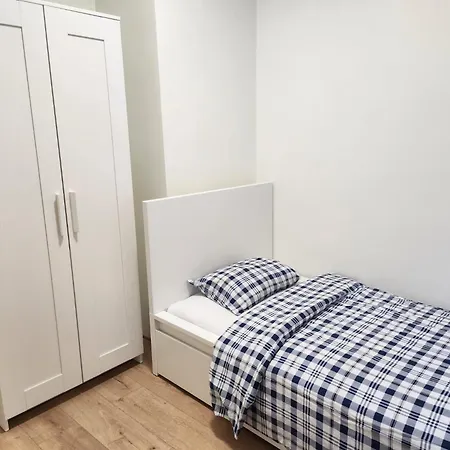 Peaceful In Shared Flat Close To Old Town Guest house *