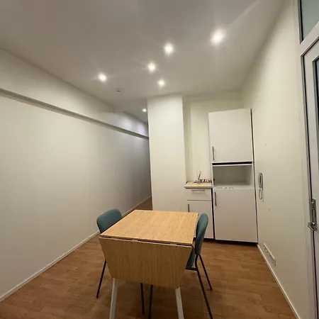 Peaceful In Shared Flat Close To Old Town Guest house *