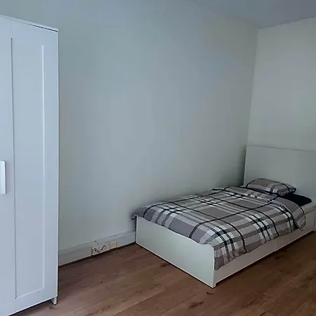 Peaceful In Shared Flat Close To Old Town Guest house *