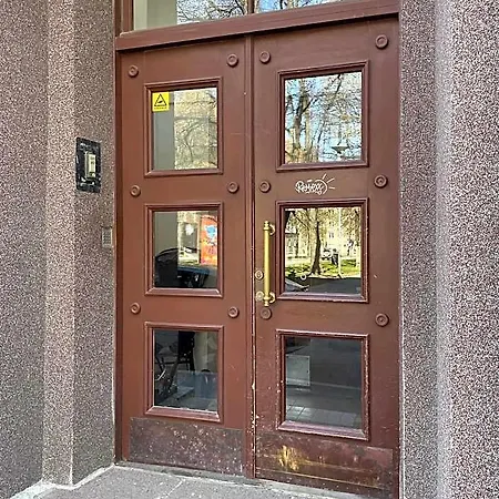 Peaceful In Shared Flat Close To Old Town Penzion
