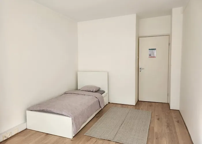 Private Steps From Old Town Guest house *